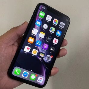 Black iPhone XR 128gb
